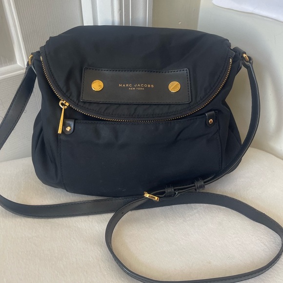 Marc Jacobs Black Nylon Crossbody with Gold-Tone Accents EUC - Picture 9 of 9